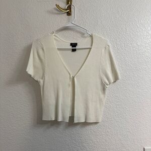 Rue 21 White Ribbed Clasp Crop Size XL